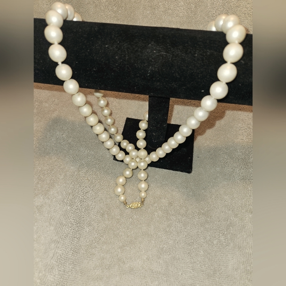925 GOLD CLASP WITH LONG STRAND OF AUTHENTIC PEARLS. GORGEOUS. PICS 📸